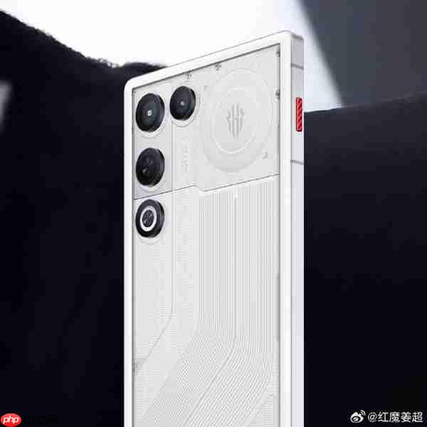 红魔产品经理吐槽手机设计千篇一律：抄完iPhone 17 Pro抄17Air  第3张