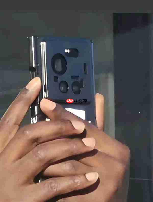 小米17 Ultra开启线下盲定：本月发布实锤！国产一英寸旗舰  第2张