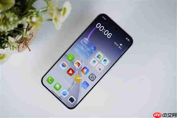 全息光刻美背太吸睛！OPPO Reno 15图赏  第4张