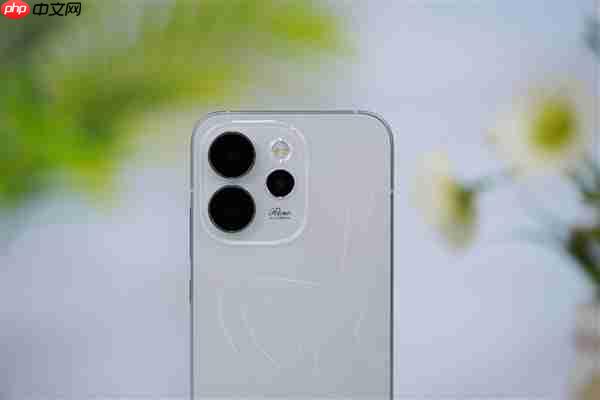 全息光刻美背太吸睛！OPPO Reno 15图赏  第12张