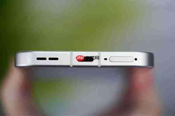 全息光刻美背太吸睛！OPPO Reno 15图赏  第15张