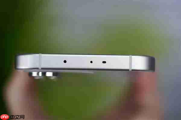 全息光刻美背太吸睛！OPPO Reno 15图赏  第16张