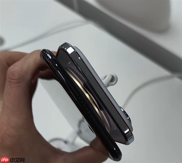 都叫Air！华为Mate 70 Air与iPhone Air真机对比来了  第4张