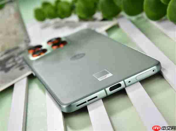 联想moto X70 Air上手：超薄机身+AI 轻薄手机标杆  第8张