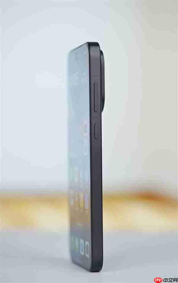 7025mAh超大电池！OPPO Find X9图赏  第11张