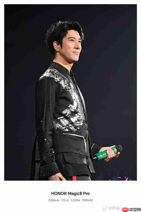 罗巍晒荣耀Magic8 Pro王力宏演唱会样张：不需要啥增距镜  第4张