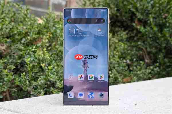 最强真全面屏！努比亚Z80 Ultra十月亮相：消灭挖孔刘海  第1张