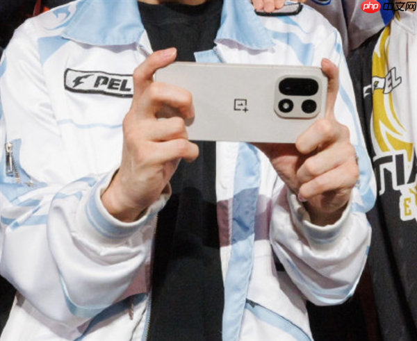 一加15真机首曝 矩阵Deco 不再联名哈苏  第2张