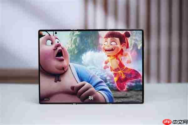 全球第2款三折叠！华为Mate XTs非凡大师图赏  第9张