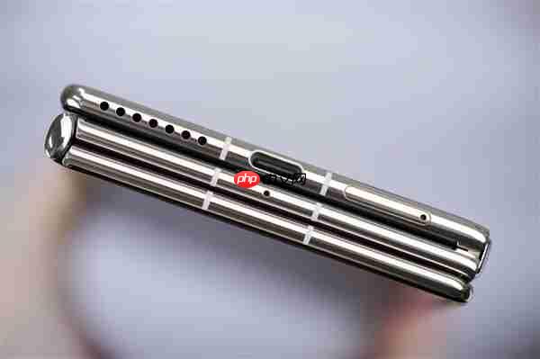 全球第2款三折叠！华为Mate XTs非凡大师图赏  第33张