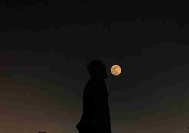 OPPO手机拍摄月亮技巧，让你拍出震撼的夜景照片  第9张