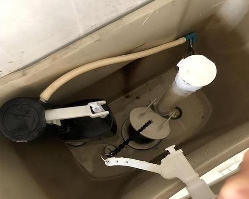 马桶水箱为何有两个按钮(解析马桶水箱的双按钮设计及其优势) 第2张 马桶水箱为何有两个按钮(解析马桶水箱的双按钮设计及其优势) 第2张