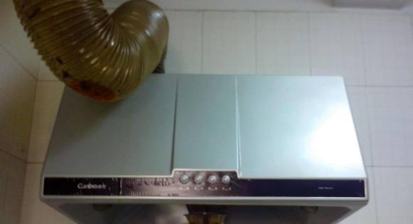 老式油烟机油盒的隐藏之处（揭秘老式油烟机油盒的可见性及寻找技巧）  第1张