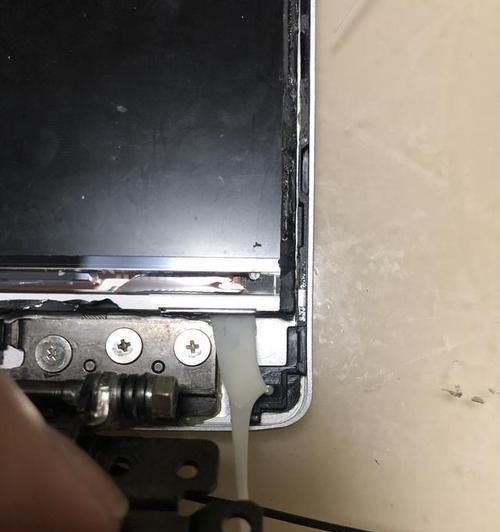 显示器排线口烧了如何修复(快速解决显示器排线口烧坏的问题) 第1张 显示器排线口烧了如何修复(快速解决显示器排线口烧坏的问题) 第1张