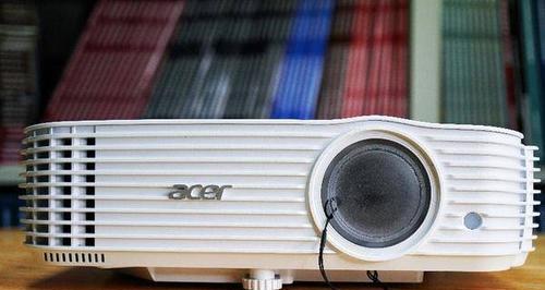 投影仪插上后没有反应怎么办（解决投影仪无法启动的常见问题及解决方法）  第2张