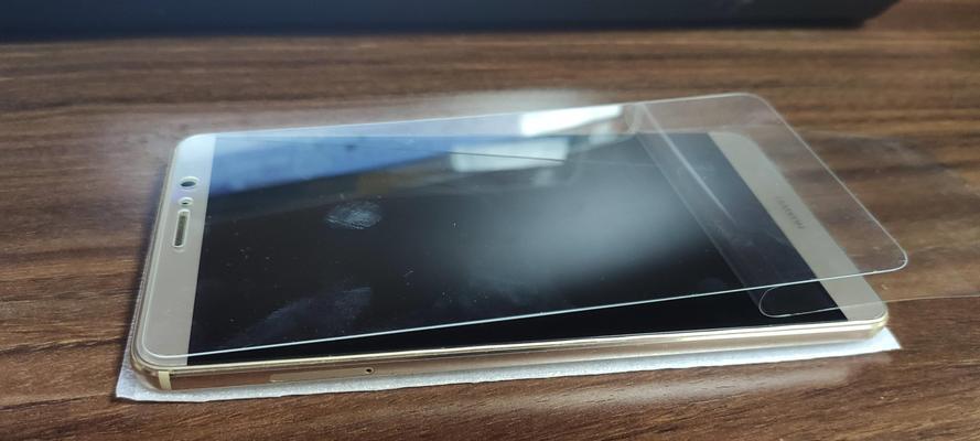 如何选择手机膜，保护你的手机屏幕（选购手机膜的几大要点与技巧）  第3张