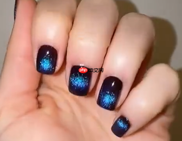 Apple Watch充电器成美甲神器：内置磁铁使指甲油金属颗粒偏移  第2张