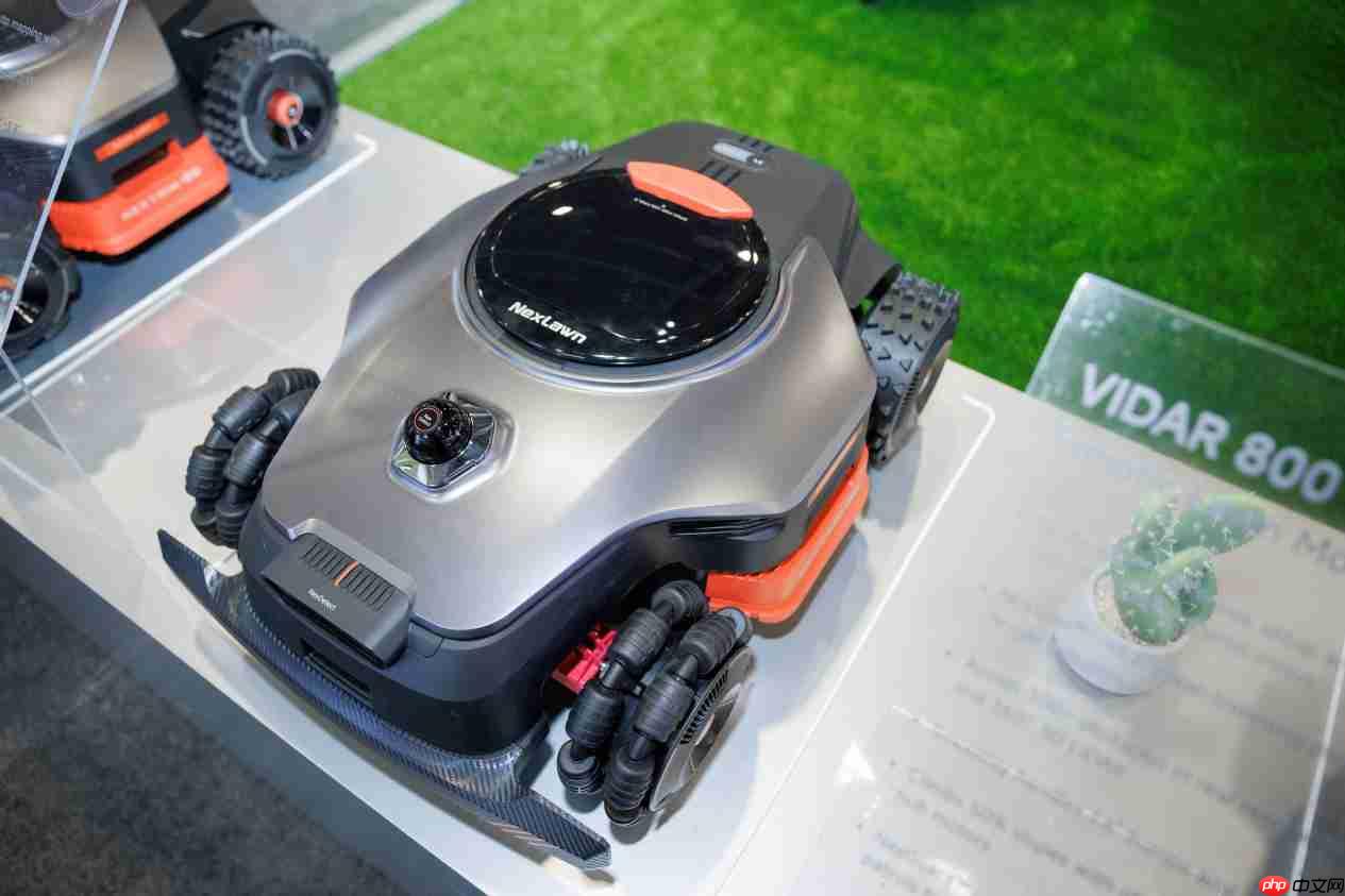 耐士劳发布首款融合星基RTK、AI视觉与激光雷达割草机器人 第5张 耐士劳发布首款融合星基RTK、AI视觉与激光雷达割草机器人 第5张