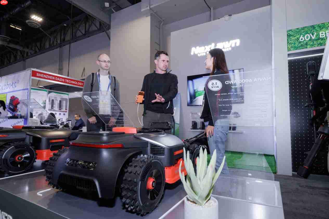 耐士劳发布首款融合星基RTK、AI视觉与激光雷达割草机器人 第2张 耐士劳发布首款融合星基RTK、AI视觉与激光雷达割草机器人 第2张