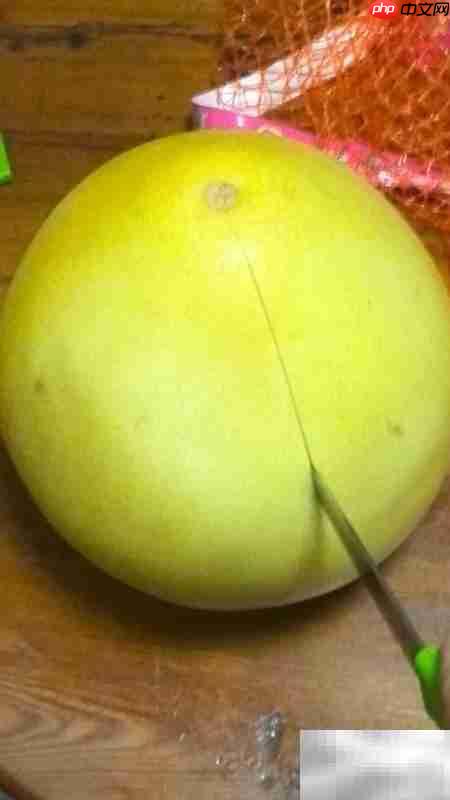 轻松扒柚子皮小妙招  第3张